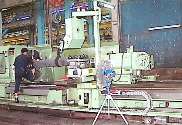 CNC Heavy Duty Lathe Model : Dynaturn 1100x400