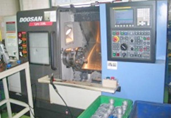 CNC Lathe Model : LYNX220LB