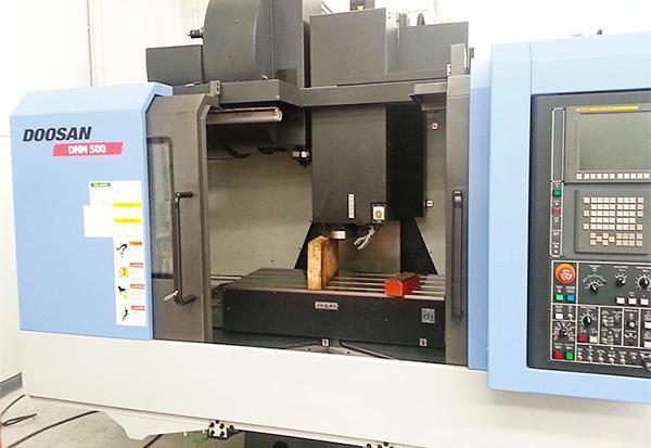 CNC Vertical Machining Center Model : DNM500